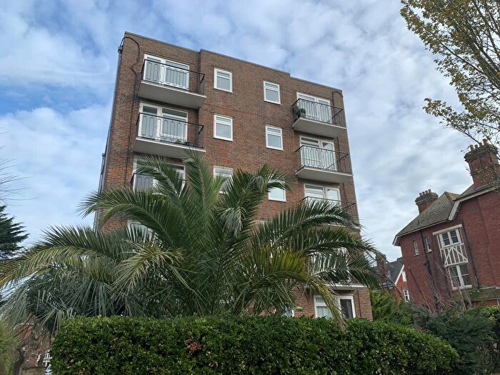 2 Bedroom Apartment To Rent In Granville Road, Eastbourne, BN20