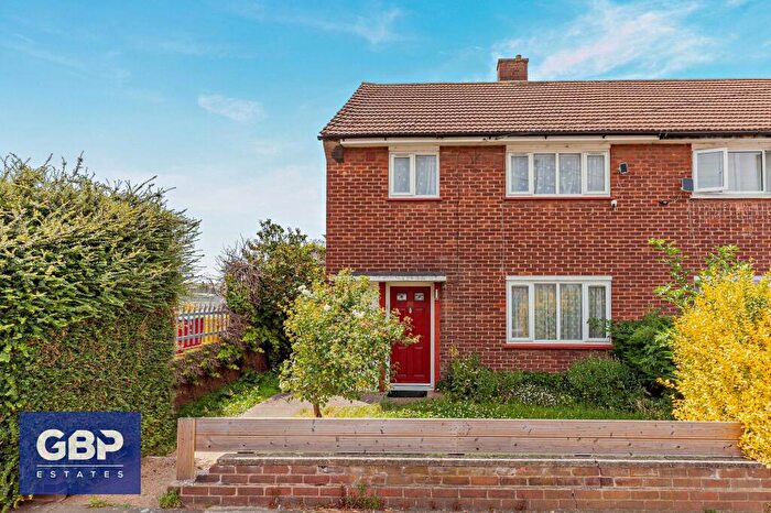 3 Bedroom End Of Terrace House For Sale In Eastbrook Avenue, Dagenham, RM10