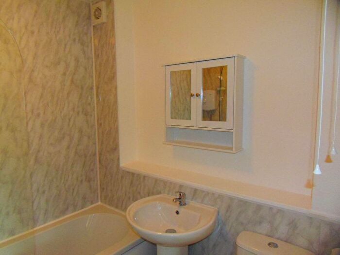 1 Bedroom Flat To Rent In Dumbarton Road, Whiteinch, Glasgow, G14