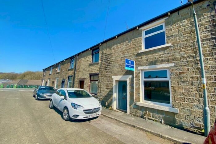 2 Bedroom House To Rent In South Street, Rawtenstall, Rossendale, Lancashire, BB4