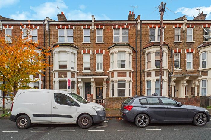 2 Bedroom Flat For Sale In Fermoy Road, London, W9
