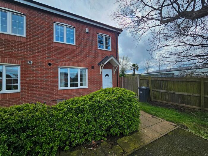 3 Bedroom Semi-Detached House To Rent In Ashbank Place, Pyms Lane, Crewe, CW1