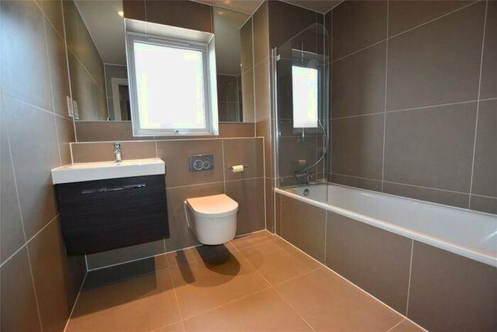 2 Bedroom Flat To Rent In Emerald House, KT3