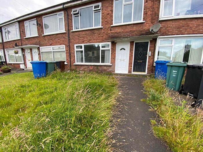 2 Bedroom Flat To Rent In Heywood Old Road, Middleton, M24
