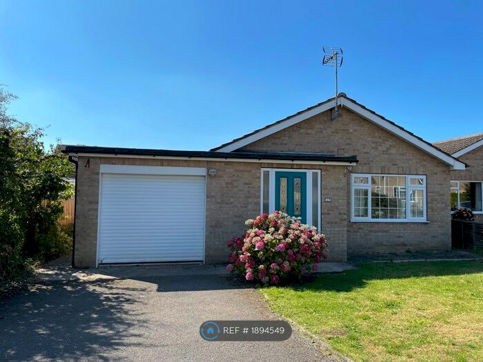 4 Bedroom Bungalow To Rent In Sherbuttgate Road South, Pocklington, York, YO42