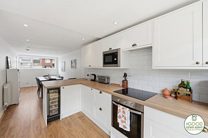 3 Bedroom Terraced House For Sale In Baslow Drive, Heald Green, Cheadle, SK8