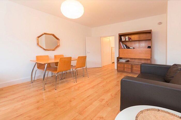 1 Bedroom Flat To Rent In Elsham Road, Holland Park/Kensington Olympia, W14