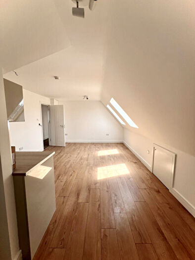 Studio To Rent In Colney Hatch Lane, N10