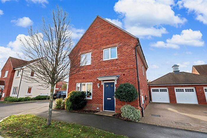 3 Bedroom Detached House For Sale In Crab Apple Drive, Black Notley, Braintree, CM77
