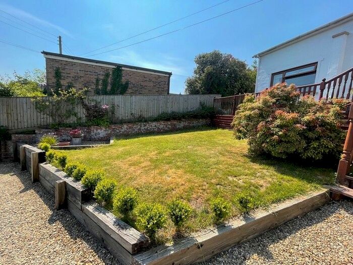 3 Bedroom Detached Bungalow For Sale In Ty Newydd, Seven Sisters, Neath