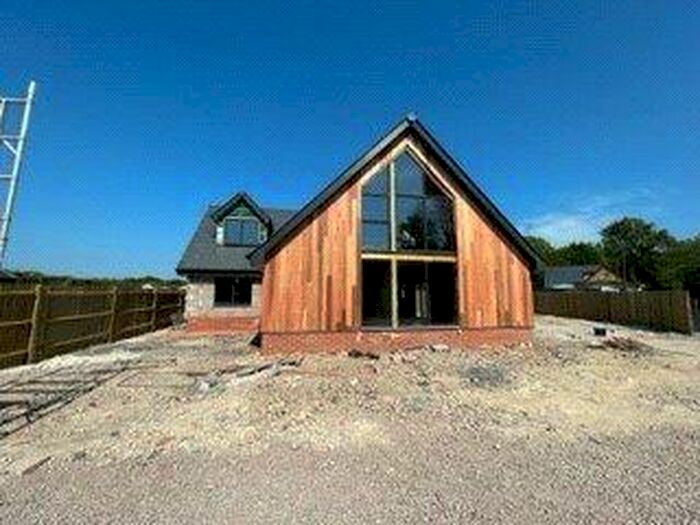 4 Bedroom Detached House For Sale In The Egg Yard, Greywell Road, Mapledurwell, Basingstoke, RG24