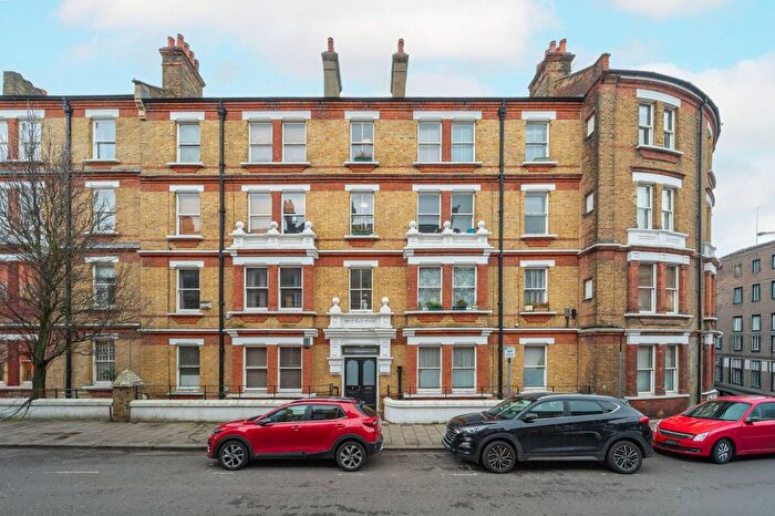 3 Bedroom Flat For Sale In Rushcroft Road, Brixton, London, SW2