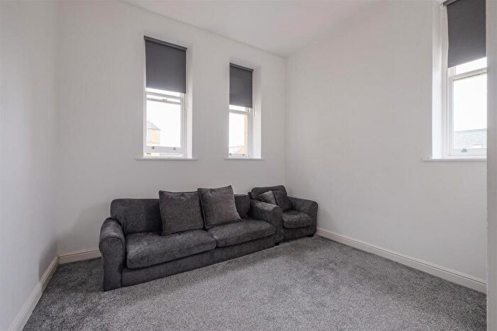 2 Bedroom Apartment To Rent In Bramwell Way, Halifax, HX1