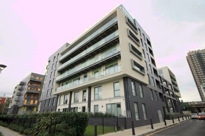 Flat To Rent In Christian Street, Shadwell, E1