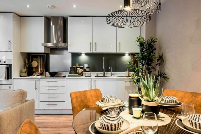 Town House To Rent In Waterhouse Avenue, Maidstone, ME14