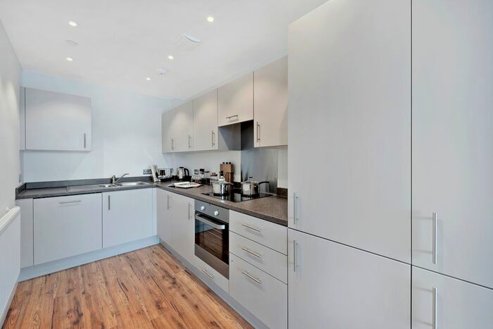 2 Bedroom Flat To Rent In Stylus Place, Hayes, UB3
