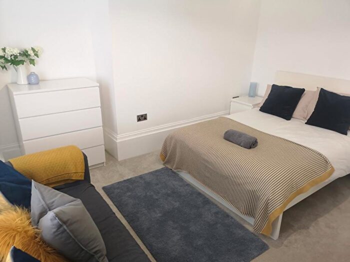 2 Bedroom Apartment To Rent In Kings Road, Reading, RG1