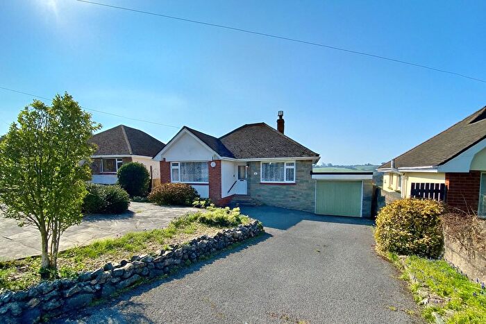 2 Bedroom Bungalow For Sale In Newton Abbot, Devon, TQ12