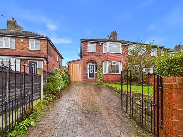 3 Bedroom Semi-Detached House For Sale In Brookfield Avenue, Castleford, WF10