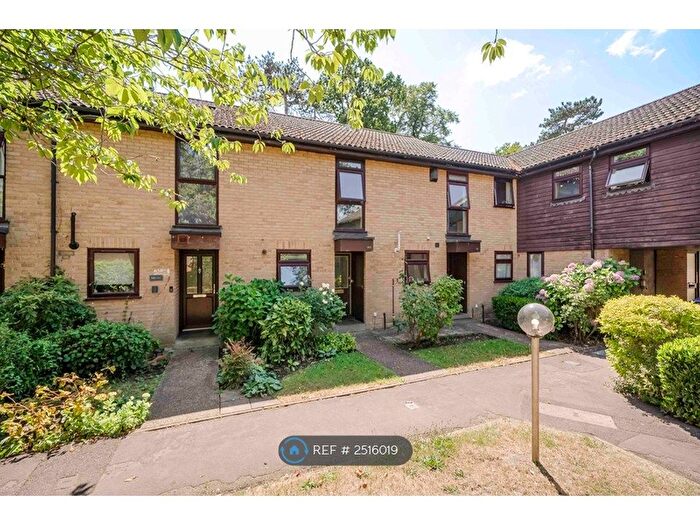 2 Bedroom Terraced House To Rent In Inkerman Road, Knaphill, Woking, GU21