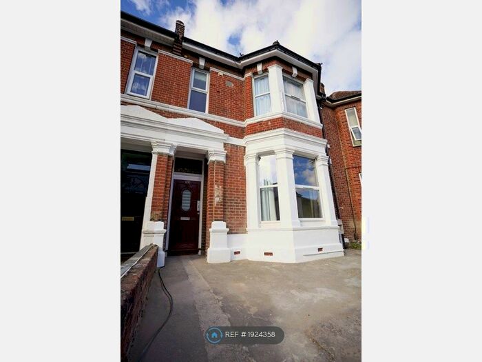 7 Bedroom Terraced House To Rent In Bernard Street, Southampton, SO14