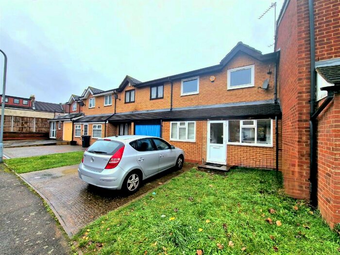 4 Bedroom Property To Rent In Caledonian Close, Goodmayes, Ilford, IG3