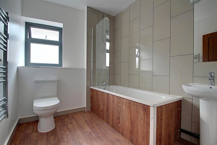 1 Bedroom Flat To Rent In The Broadway, Greenford, UB6