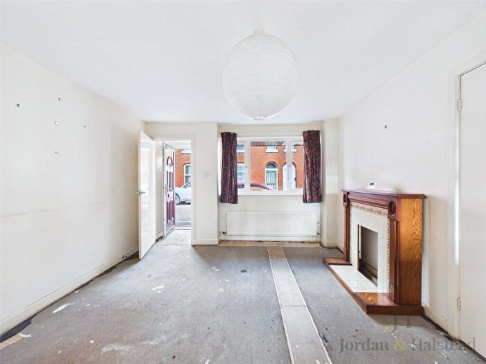 1 Bedroom Apartment For Sale In West Street, Hoole, Chester, Cheshire, CH2