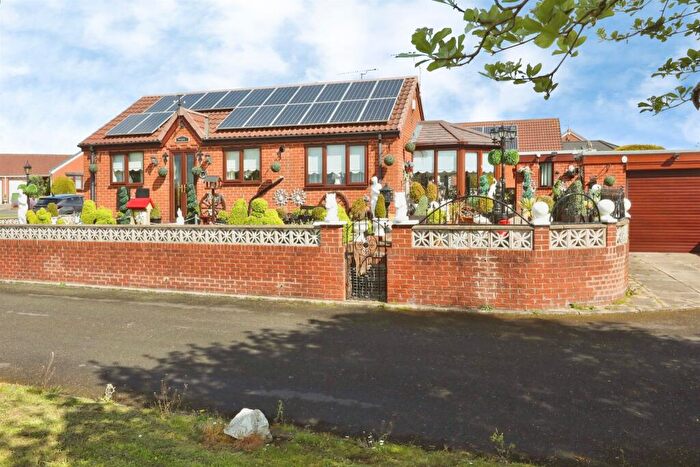 2 Bedroom Detached Bungalow For Sale In Thornhill Road, Harworth, Doncaster, DN11