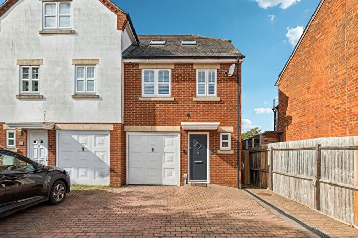 3 Bedroom Semi-Detached House For Sale In Verulam Road, Hitchin, SG5