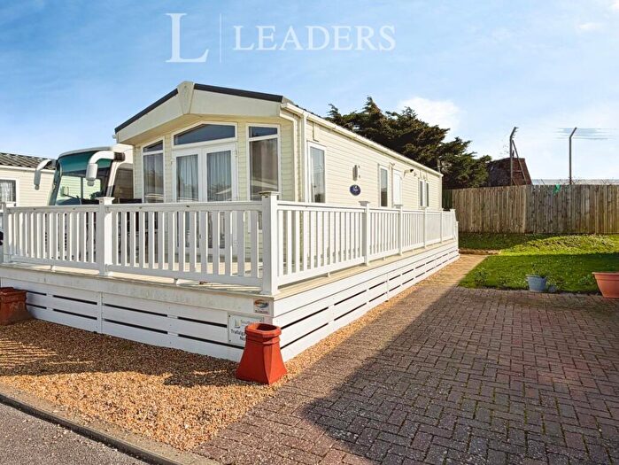 2 Bedroom Detached House For Sale In Melville Road, Southsea, Hampshire, PO4