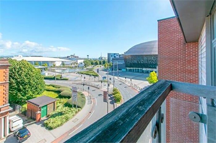2 Bedroom Apartment To Rent In Bute Crescent, Cardiff, CF10