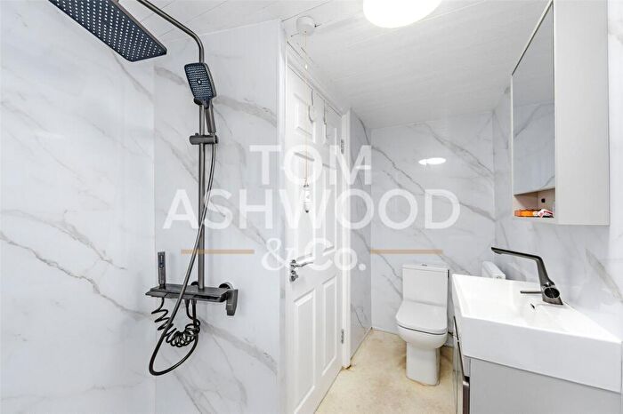 3 Bedroom Terraced House For Sale In Pretoria Road, London, E16