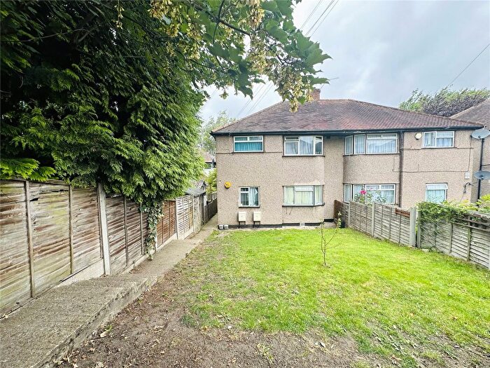 2 Bedroom Maisonette For Sale In Moremead Road, London, SE6