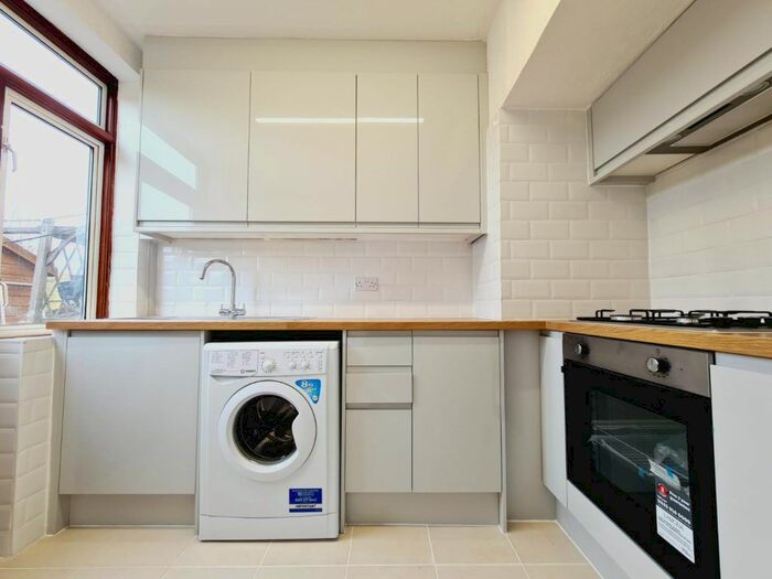 3 Bedroom Detached House To Rent In Belmont Lane, Chislehurst, BR7