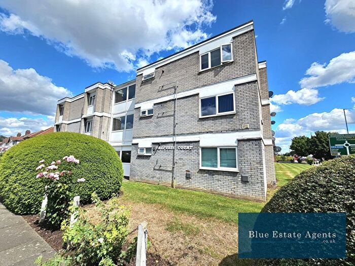 1 Bedroom Flat For Sale In Bath Road, Hounslow, TW5