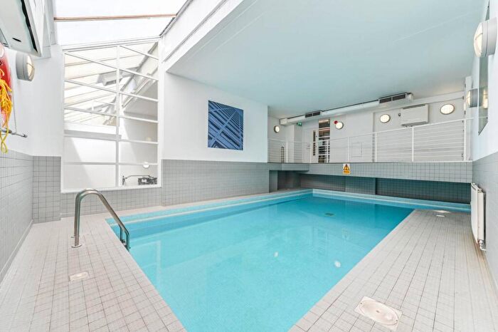 2 Bedroom Flat To Rent In Austin Road, Battersea, London, SW11