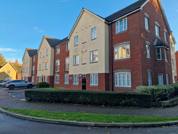 2 Bedroom Flat To Rent In Covesfield, Gravesend, Kent, DA11