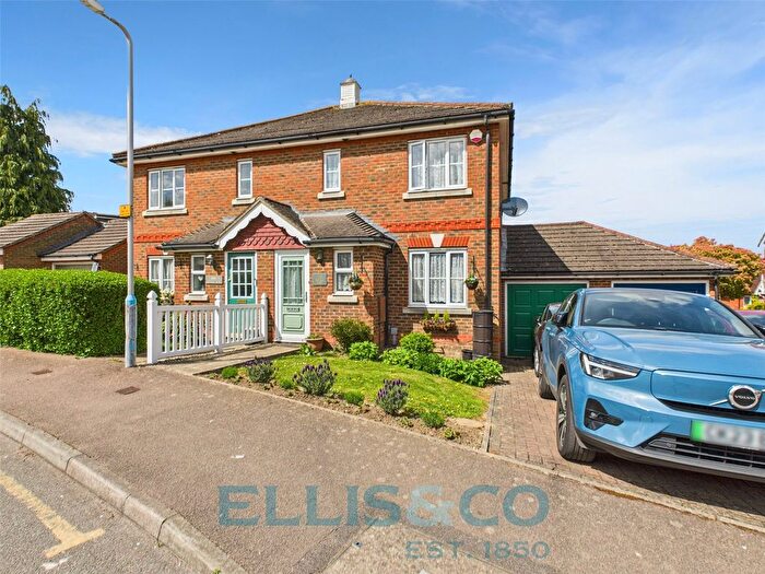 3 Bedroom Semi-Detached House For Sale In Royal Rise, Tonbridge, TN9