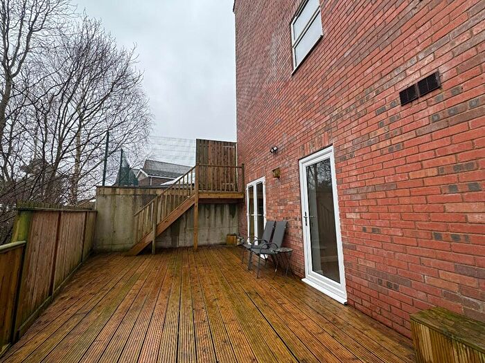 1 Bedroom Flat To Rent In Moorview House, High Street, S43