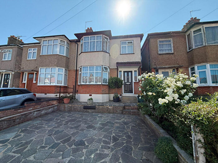 3 Bedroom Semi-Detached House For Sale In Dorset Avenue, Romford, RM1