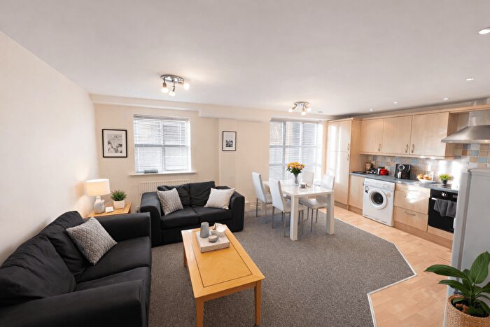 2 Bedroom Flat To Rent In Royal Victoria Court, Gamble Street, Nottingham, NG7