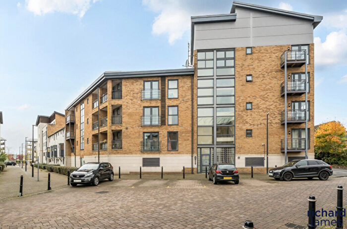 2 Bedroom Flat For Sale In Waterlily Court, Old Town, Swindon, SN1