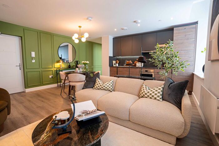 1 Bedroom Flat For Sale In Walton Street, Aylesbury, HP20