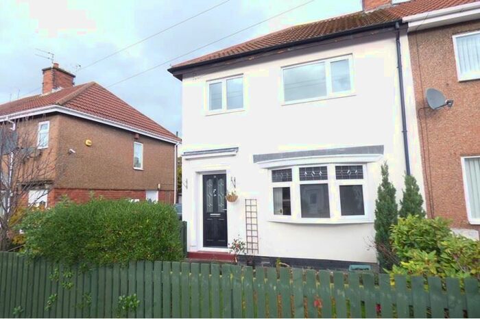 3 Bedroom Semi-Detached House To Rent In Queens Gardens, Blyth NE24