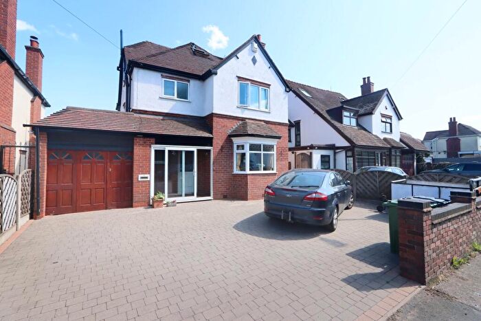 4 Bedroom Detached House For Sale In Kidderminster Road, Hagley, Stourbridge, DY9