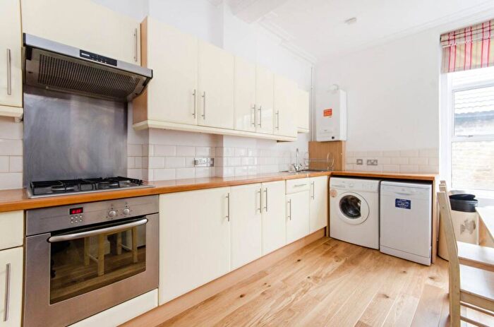 1 Bedroom Flat To Rent In Balham High Road, Balham, London, SW12