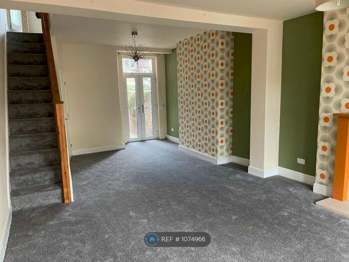 2 Bedroom Terraced House To Rent In Highfield Road, Salford, M6