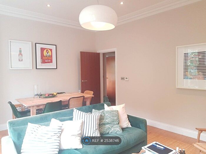 2 Bedroom Flat To Rent In St. Mark's Rise, London, E8