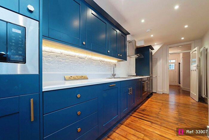 3 Bedroom Semi Detached House To Rent In Lansdowne Road, London, E4